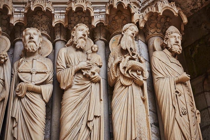 Inside Chartres Cathedral: 90-Minute Guided Tour of Medieval Stained Glass & Labyrinth photo 4