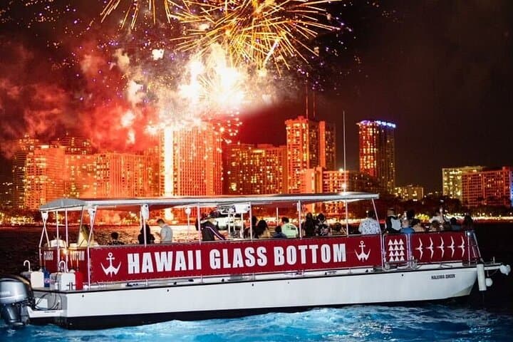 Waikiki Glass-Bottom Fireworks Cruise: Friday Night from Kewalo Basin