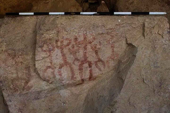 Dahab Cave Paintings Jeep Tour — Ancient Rock Art & Desert Hike photo 2