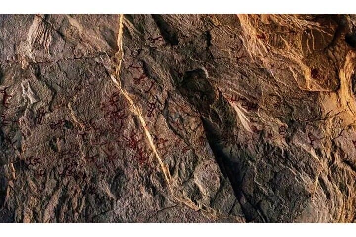 Dahab Cave Paintings Jeep Tour — Ancient Rock Art & Desert Hike photo 5