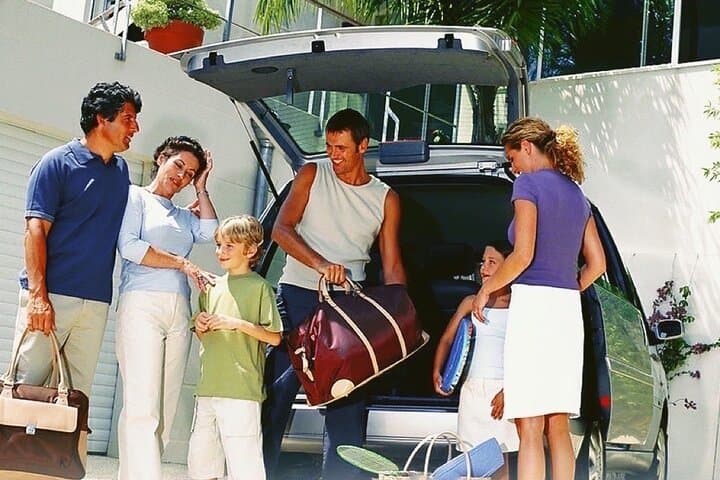 Private Guilin Car with English-Speaking Driver — Flexible 1-Day Transfer to Yangshuo & Longji