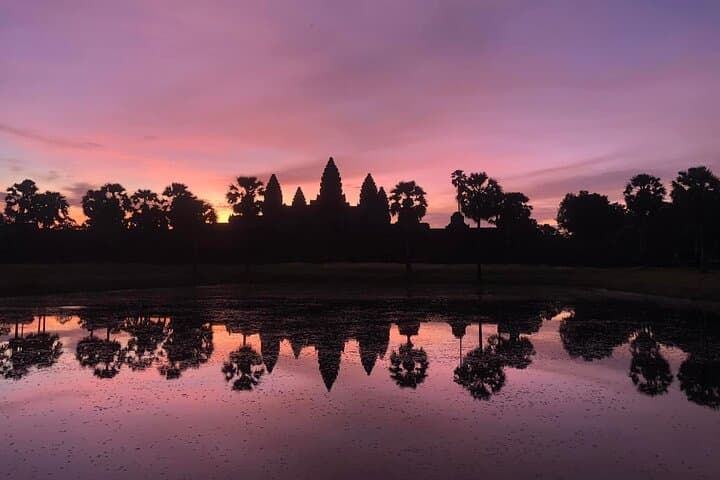 Angkor 2-Day Sunset & Sunrise Tour: Sunrise at Angkor Wat, Banteay Srei & Ta Prohm photo 2