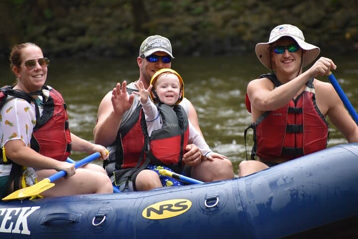 Pigeon River Scenic Float: Family-Friendly Rafting in the Smokies photo 3