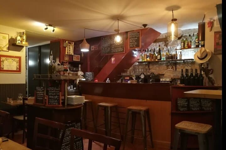 Old Nice Food Tour: Socca, Pissaladière & Local Wine Tasting photo 6
