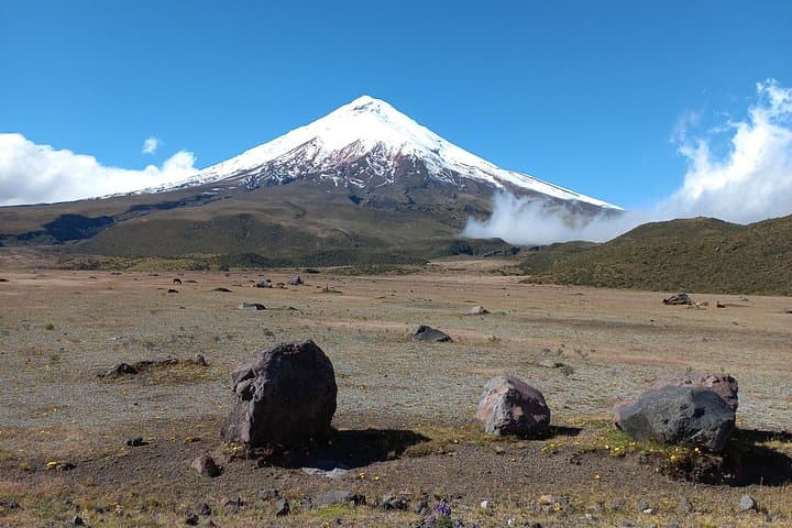 Cotopaxi & Quilotoa in One Day: Volcano Views and Crater Hike from Quito photo 2