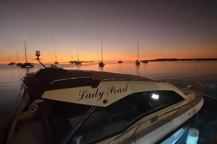 Private Bora Bora Sunset Cruise — Champagne Lagoon Sunset Experience photo 3