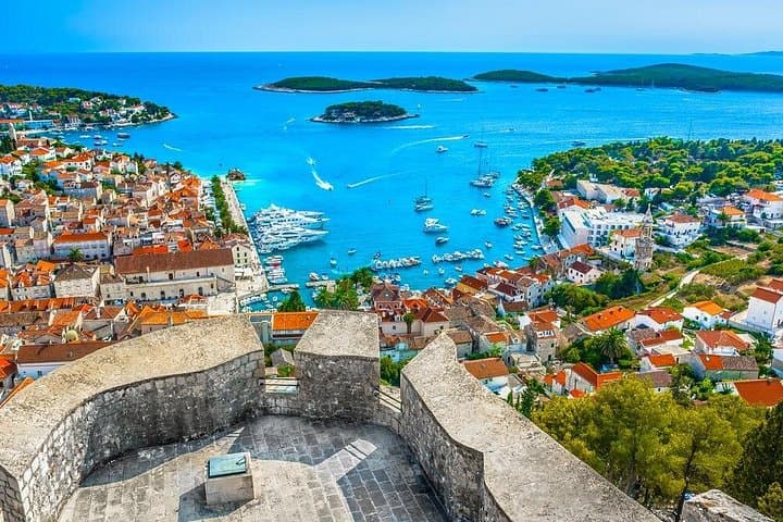 Private 4-Island Adriatic Cruise: Golden Horn, Hvar, Pakleni & Šolta photo 2