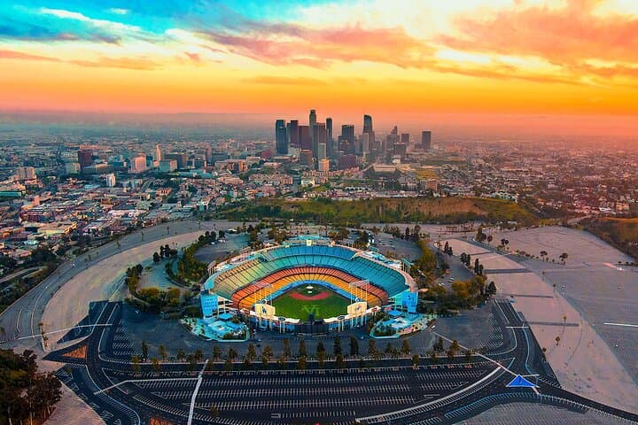 Ultimate Helicopter Tour of Long Beach & Los Angeles: Coast to Hollywood in 60 Minutes