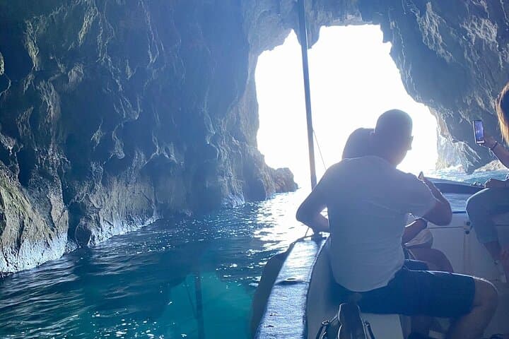 Ortigia Caves & Coast: 1-Hour Private Boat Tour from Syracuse