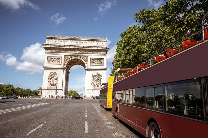 One-Day Paris River and Land Tour with Louvre Access photo 2