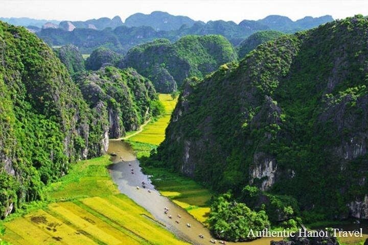 Full-Day Hoa Lu, Tam Coc & Mua Cave: Sampan Cruise, Biking and 500 Steps photo 3