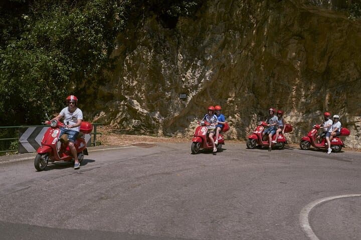 Full-Day Self-Guided Vespa Tour Around Lake Garda from Desenzano photo 5