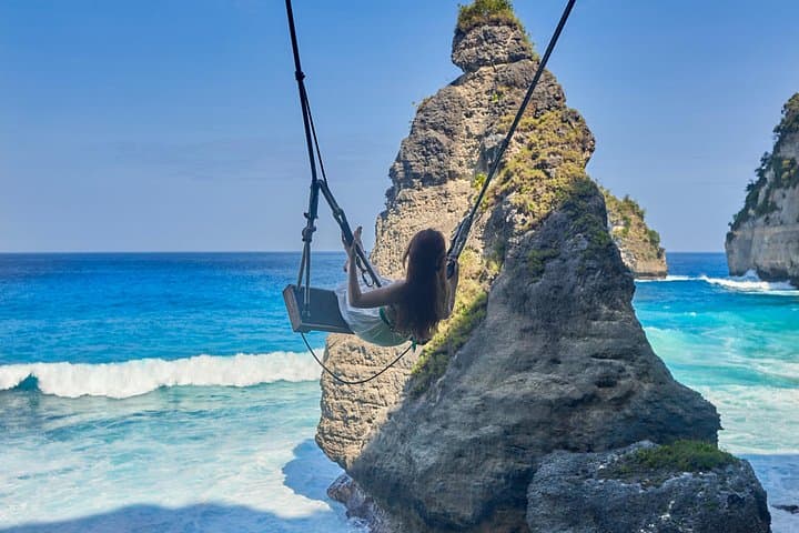 Nusa Penida Instagram Tour: Diamond Beach Swing, Kelingking & Molenteng Tree House