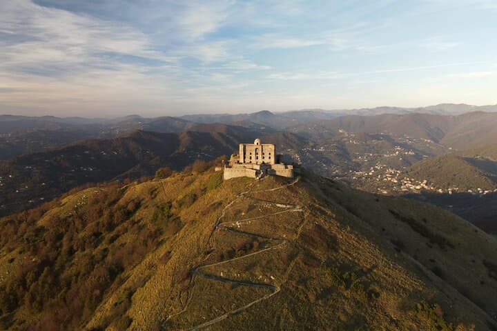 Private Half-Day Hike to Fort Diamond: Explore Genoa’s Hilltop Fortifications