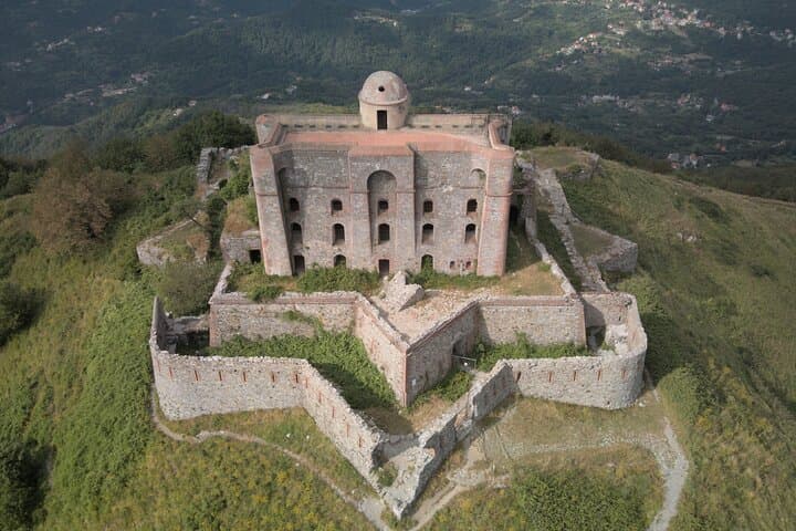 Private Half-Day Hike to Fort Diamond: Explore Genoa’s Hilltop Fortifications photo 3