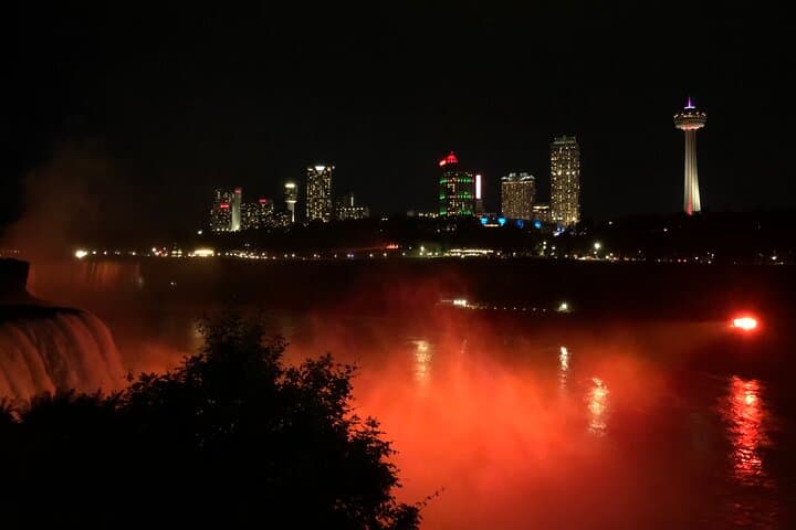 Two-Day Niagara Falls Guided Bus Tour from New York & New Jersey: Maid of the Mist, Finger Lakes and Taughannock