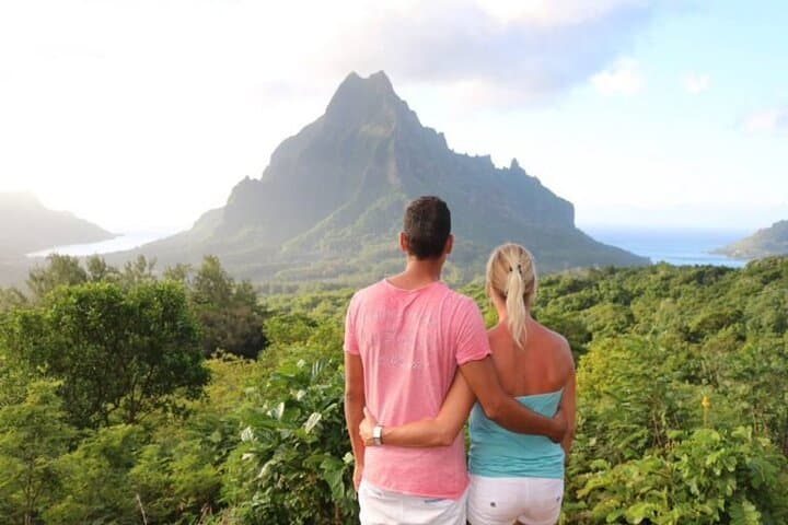 Private 4x4 Moorea Half-Day Tour: Belvedere Lookout, Pineapple Fields & Twin Bays photo 2