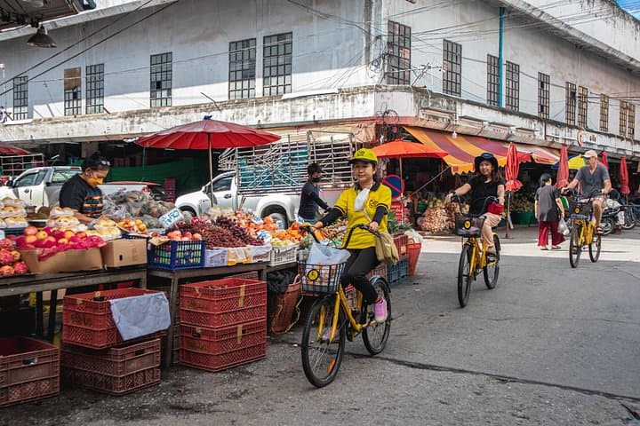 Chiang Mai Bicycle & Northern Food Tour — 4-Hour Authentic City Ride photo 3