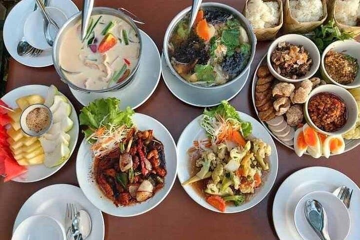 Chiang Mai Bicycle & Northern Food Tour — 4-Hour Authentic City Ride photo 2