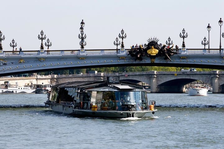 Seine Dinner Cruise at Dusk — Bateaux Parisiens 3‑Course Evening Cruise photo 3