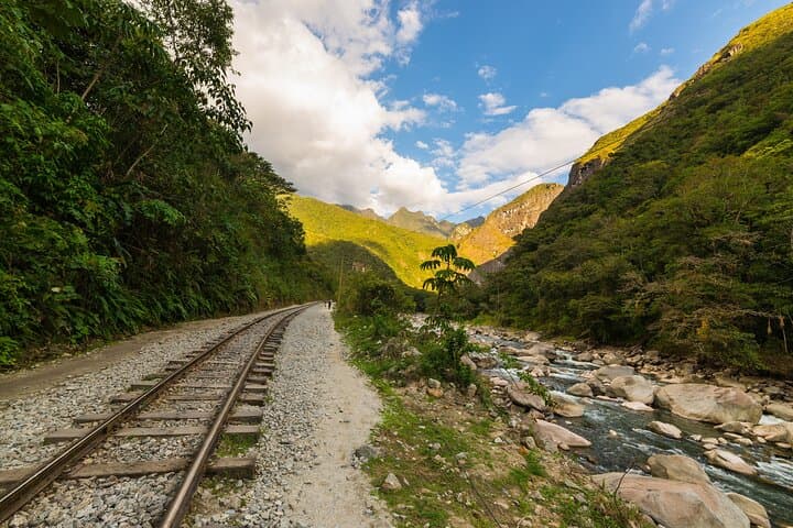 Inca Jungle Trail to Machu Picchu: 4-Day Cycling, Rafting & Zipline Adventure photo 6