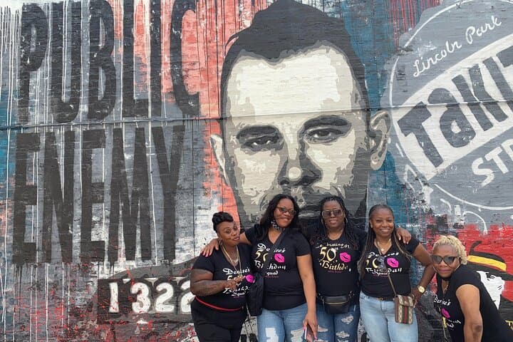 Chicago Crime and Mob Bus Tour: Prohibition-Era Sites, Capone Stories & River Views photo 4