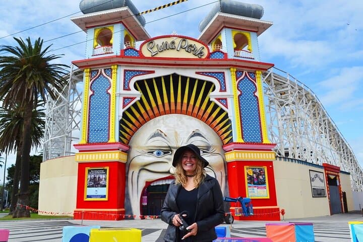 St Kilda Super Tour: Melbourne’s Bayside Walk, Laneways & Pier Penguins