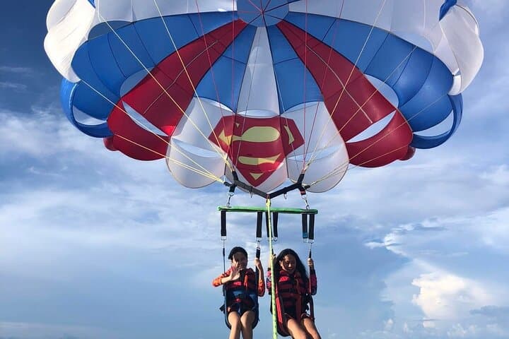 Private Boracay Parasailing Adventure: 15-Min Aerial Ride Over White Beach photo 6