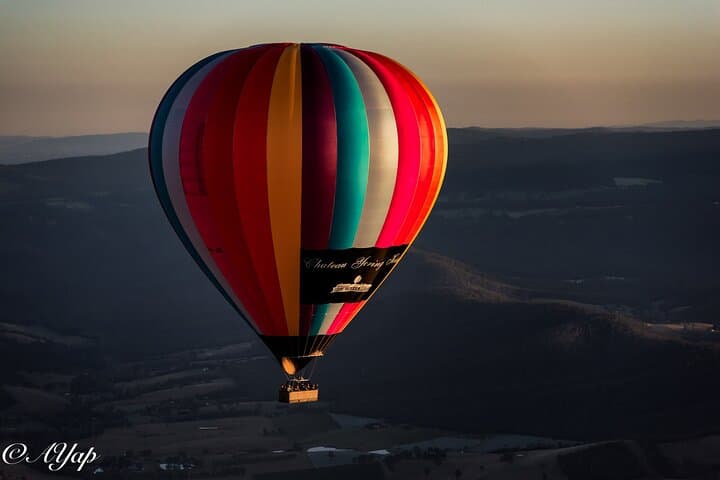 Dawn Hot Air Balloon Flight Over the Yarra Valley — Sunrise Wine Country Ballooning