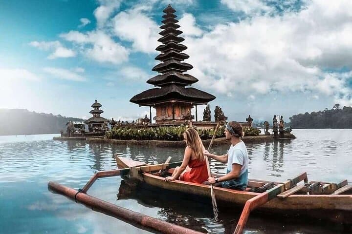 Private Lovina Dolphin Watching and Snorkeling — Full-Day Boat Tour from Bali photo 3