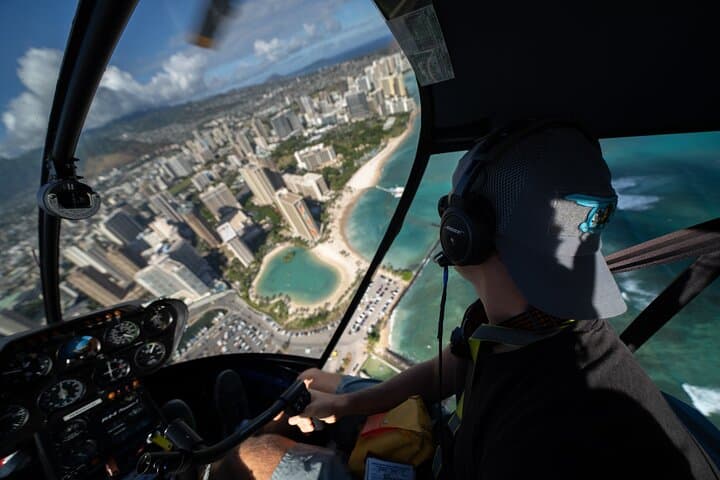 Oahu from Above: 18-Minute Private Helicopter Tour Over Honolulu