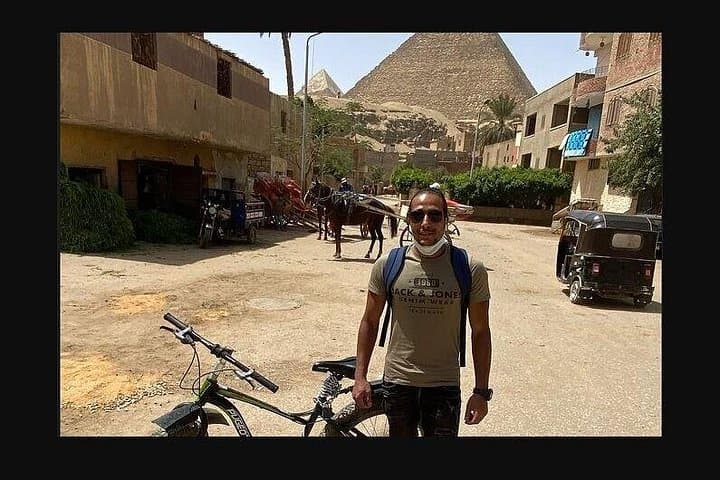 Private Bike Tour of Giza Pyramids Valley — Ride to the Great Pyramid & Sphinx photo 3