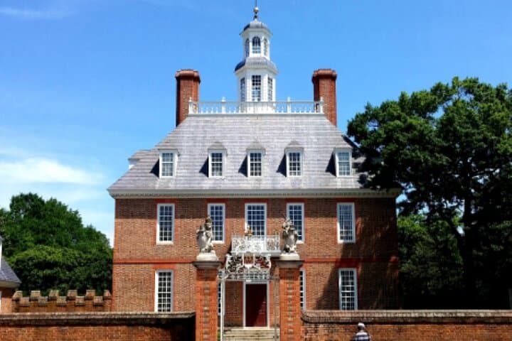 Secrets of Colonial Williamsburg: Hidden History Walking Tour Guide photo 3