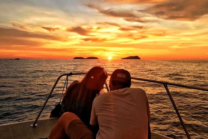 Sunset Boat Tour Zadar: Private Romantic Cruise with Local Wine (1.5h)