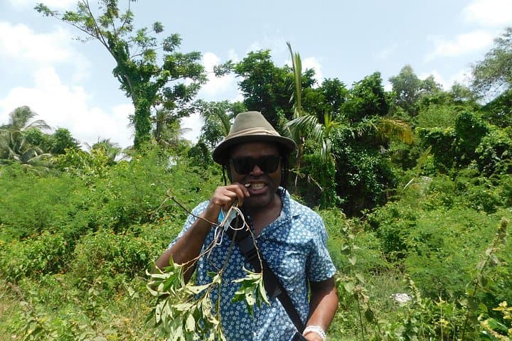 taste-of-freedom-guyana-emancipation-buxton-victoria-day-tour photo 2