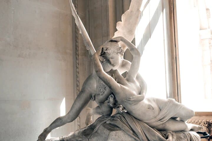 Full-Day Paris City Tour with Louvre, Saint-Germain and Seine Dinner Cruise