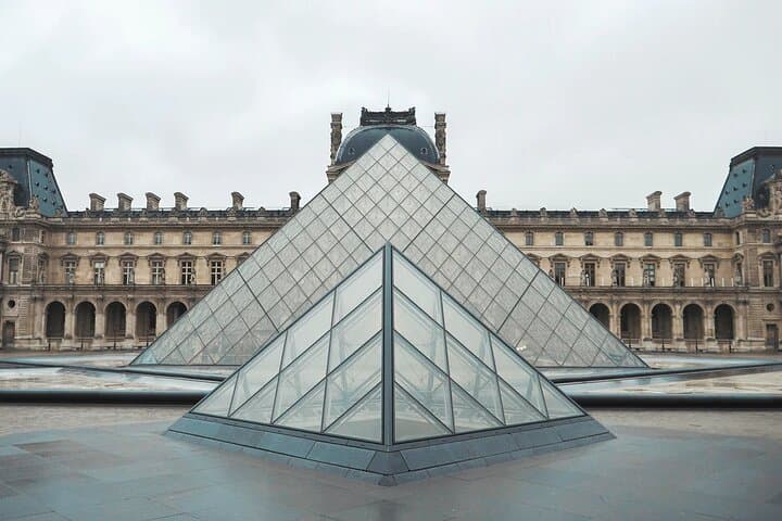 Full-Day Paris City Tour with Louvre, Saint-Germain and Seine Dinner Cruise photo 5