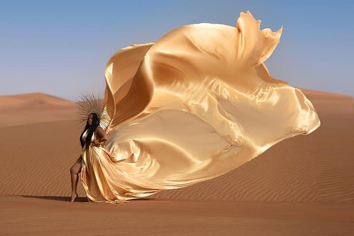 Flying Dress Photoshoot in Dubai Red Dunes — Desert Photo Experience photo 4