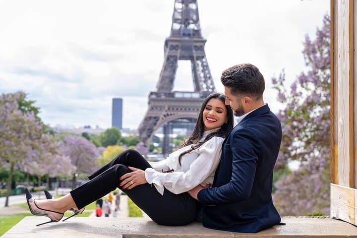 Private Paris Photo Tour: Eiffel Tower, Alexandre III & Louvre Photography Session photo 2