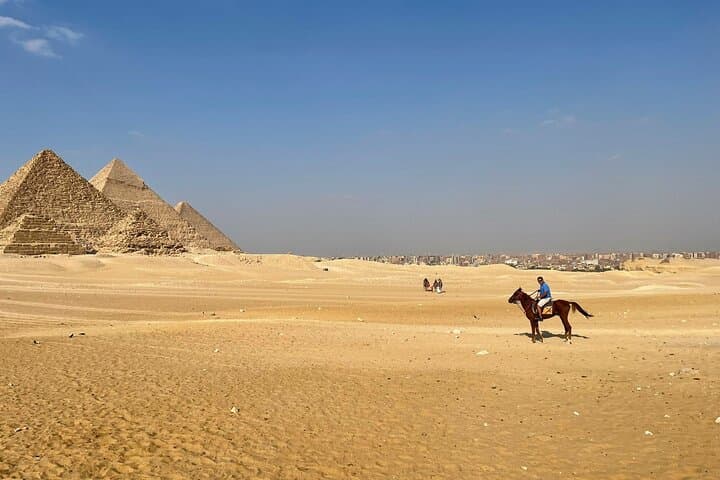 Giza Pyramids and the Great Sphinx: Practical Guide to the Plateau