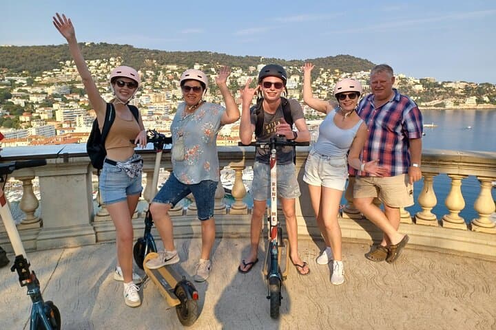 Electric Scooter Tour in Nice: Promenade des Anglais & Castle Hill photo 2
