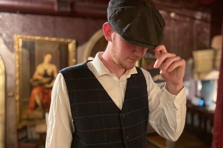 Birmingham Night Gangs Walking Tour with Historic Pub Stops photo 6
