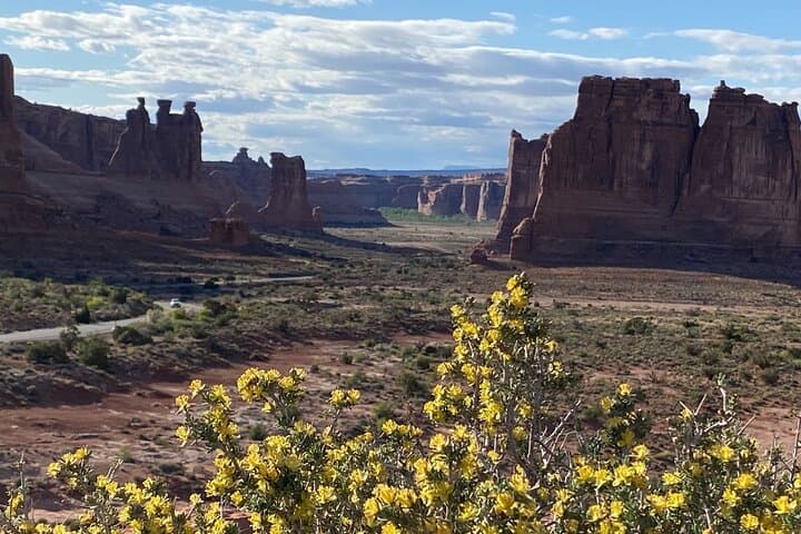 Private Half-Day Adventure at Arches National Park: Guided Tour Essentials photo 2