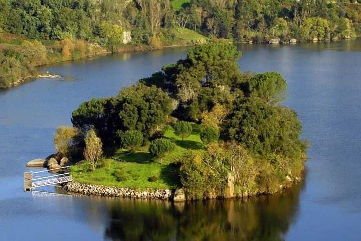 Stand-Up Paddle to Love Island — 6 km SUP Tour on Portugal's Clear River photo 2
