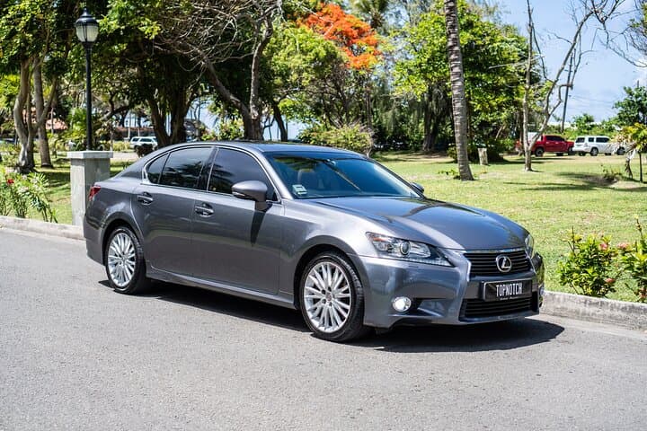 Private Car Service in St Lucia — Chauffeur-Driven Island Transfers & Sightseeing
