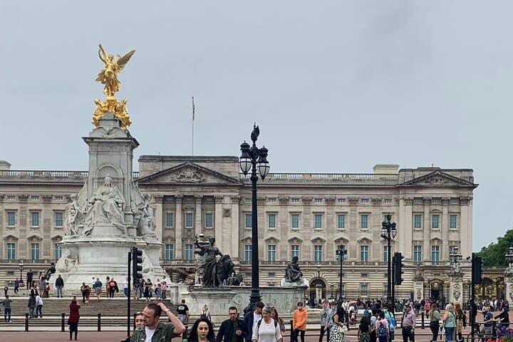 Heathrow to Central London Private Black Cab Transfer and Sightseeing Tour photo 3