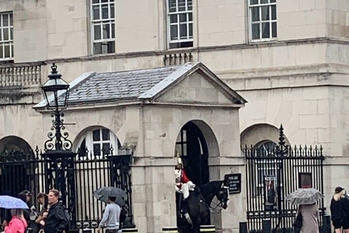Heathrow to Central London Private Black Cab Transfer and Sightseeing Tour photo 5