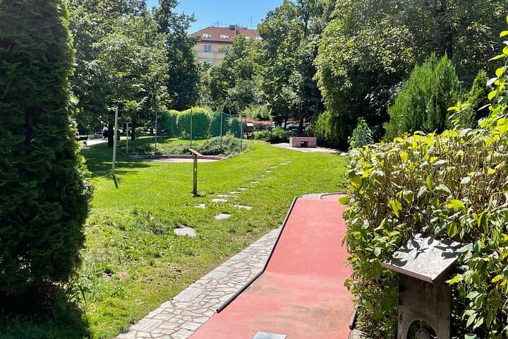 Minigolf Under Prague TV Tower: 18-Hole Urban Course in Žižkov photo 4