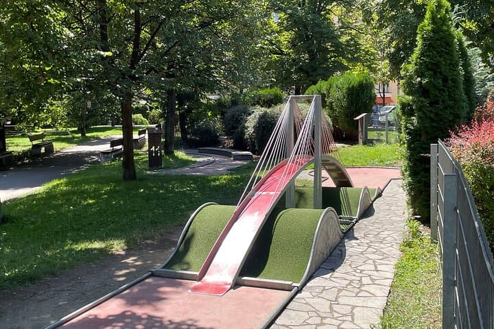 Minigolf Under Prague TV Tower: 18-Hole Urban Course in Žižkov photo 5