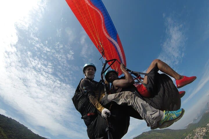 Tandem Paraglider Flight in Southeast Brazil — 30-Minute Scenic Soar